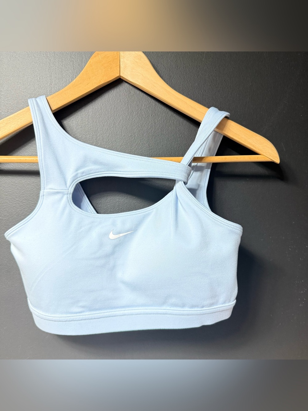 Capsule Asymmetric Sports Bra
Nike